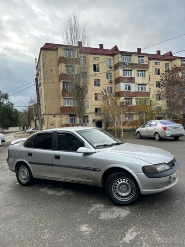 Opel Vectra 1996, 265,000 km - 1.6 l - Sumqayıt