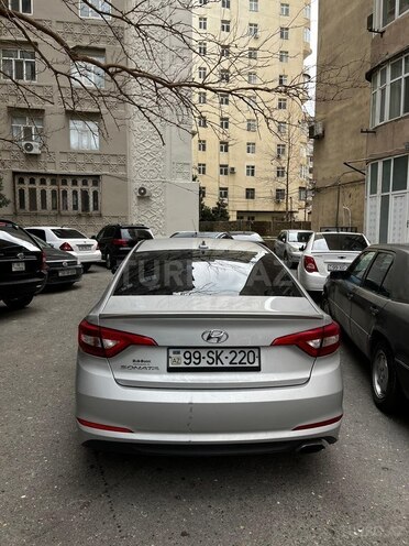 Hyundai Sonata-2