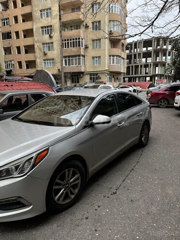 Hyundai Sonata-4