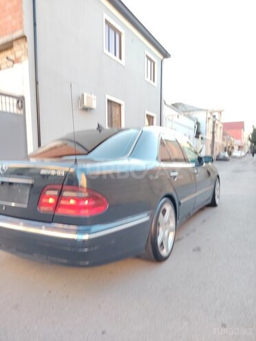 Mercedes E 240 1999, 436,563 km - 2.4 l - Bakı