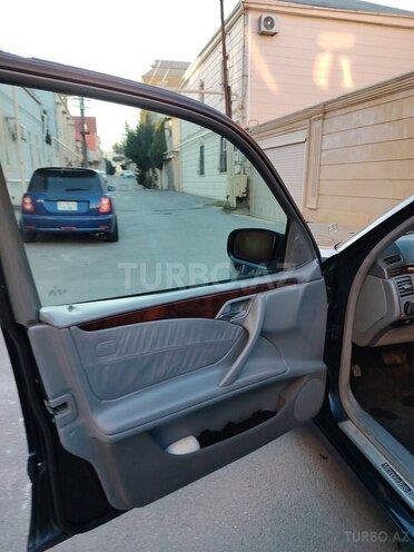 Mercedes E 240 1999, 436,563 km - 2.4 l - Bakı