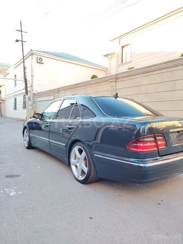 Mercedes E 240 1999, 436,563 km - 2.4 l - Bakı