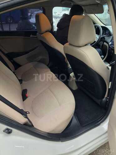 Hyundai Accent 2015, 142,300 km - 1.6 л - Bakı