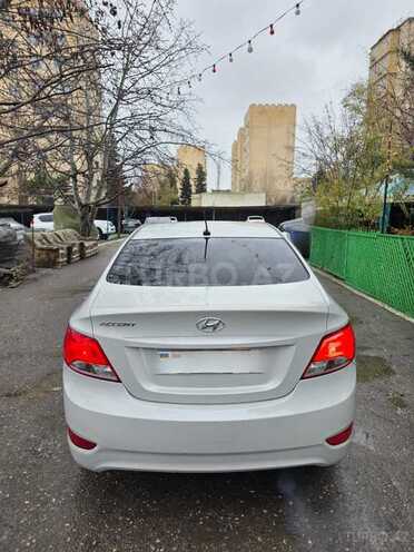 Hyundai Accent 2015, 142,300 km - 1.6 л - Bakı