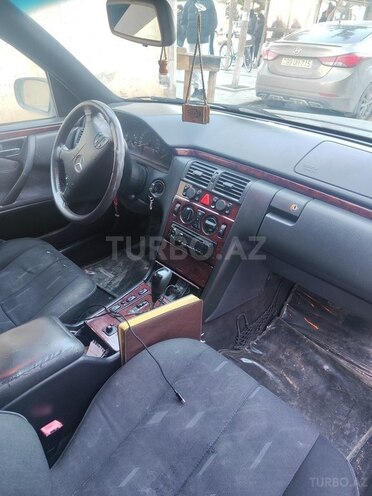 Mercedes E 220 2000, 100,000 km - 2.2 l - Sumqayıt