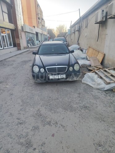 Mercedes E 220 2000, 100,000 km - 2.2 l - Sumqayıt