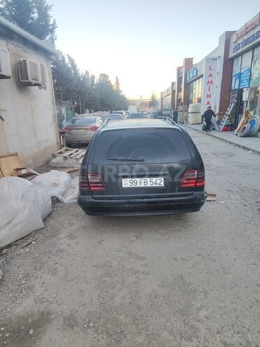 Mercedes E 220 2000, 100,000 km - 2.2 l - Sumqayıt