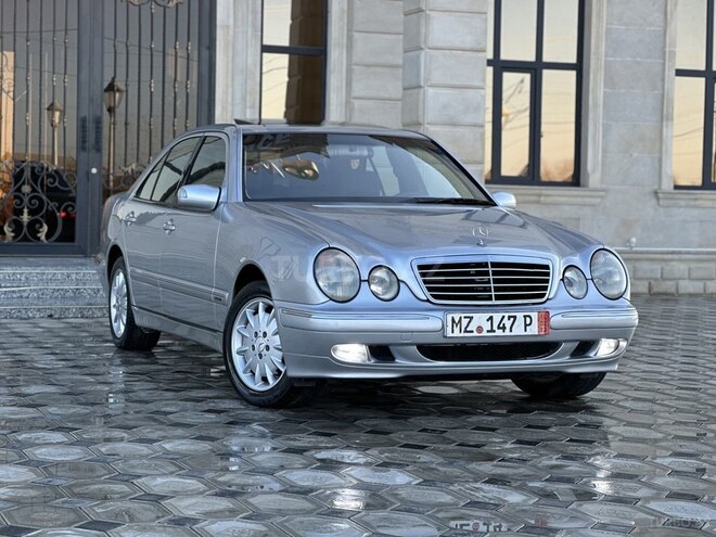 Mercedes E 240 2000, 298,000 km - 2.4 l - Saatlı