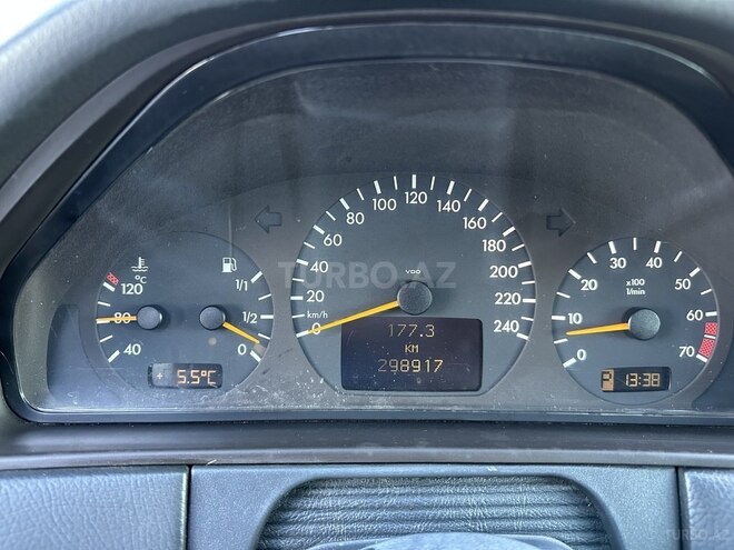 Mercedes E 240 2000, 298,000 km - 2.4 l - Saatlı