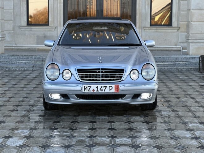 Mercedes E 240 2000, 298,000 km - 2.4 l - Saatlı