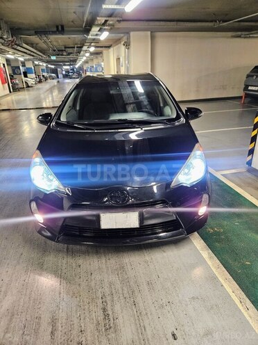 Toyota Prius C 2014, 253,000 km - 1.5 л - Bakı