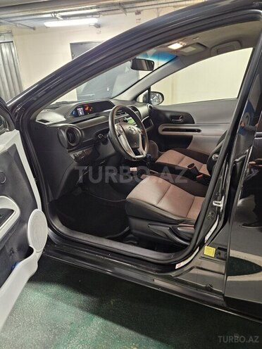 Toyota Prius C 2014, 253,000 km - 1.5 л - Bakı