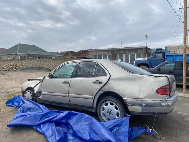 Mercedes E 230 1996, 482,000 km - 2.3 l - Bakı