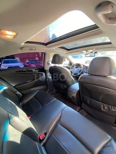 Hyundai Sonata-9