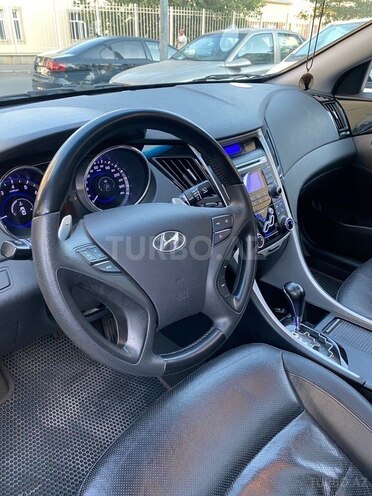 Hyundai Sonata-10