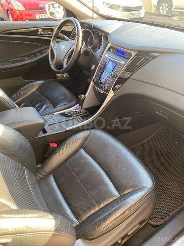 Hyundai Sonata-6