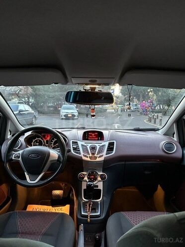 Ford Fiesta 2011, 133,000 km - 1.4 л - Bakı