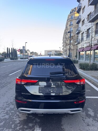 Mitsubishi Outlander-2