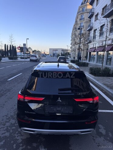 Mitsubishi Outlander-10