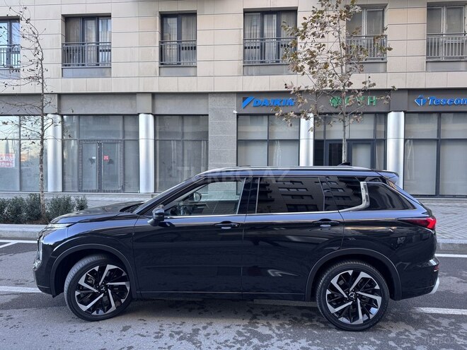 Mitsubishi Outlander-13