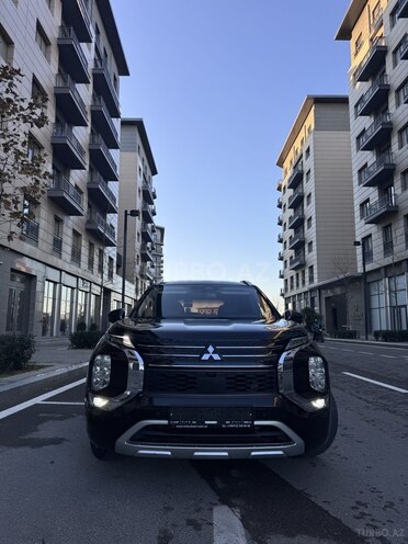 Mitsubishi Outlander-16