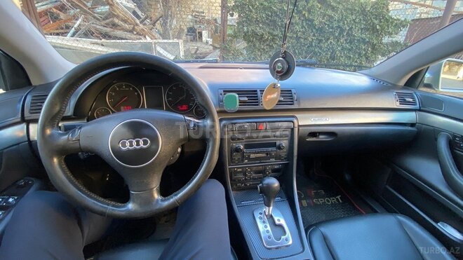 Audi A4 2002, 270,370 km - 1.8 l - Bakı