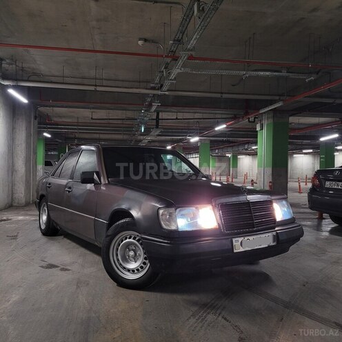 Mercedes  1992, 214,536 km - 2.0 l - Bakı
