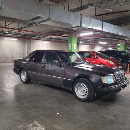 Mercedes  1992, 214,536 km - 2.0 l - Bakı