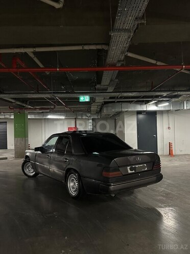 Mercedes  1992, 214,536 km - 2.0 l - Bakı