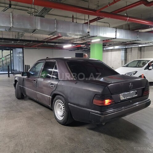 Mercedes  1992, 214,536 km - 2.0 l - Bakı
