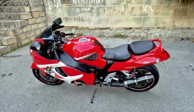 Suzuki GSX 1300 R Hayabusa-6