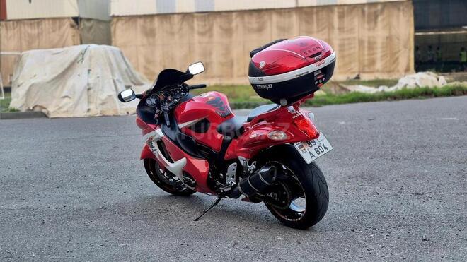 Suzuki GSX 1300 R Hayabusa-8