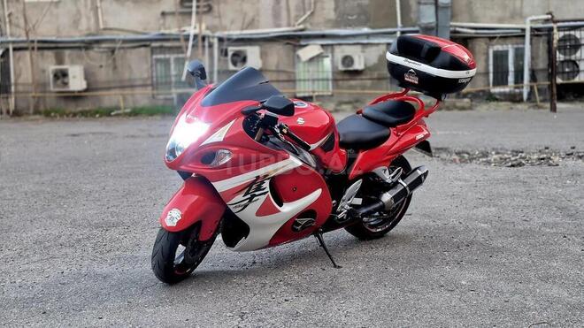 Suzuki GSX 1300 R Hayabusa-10