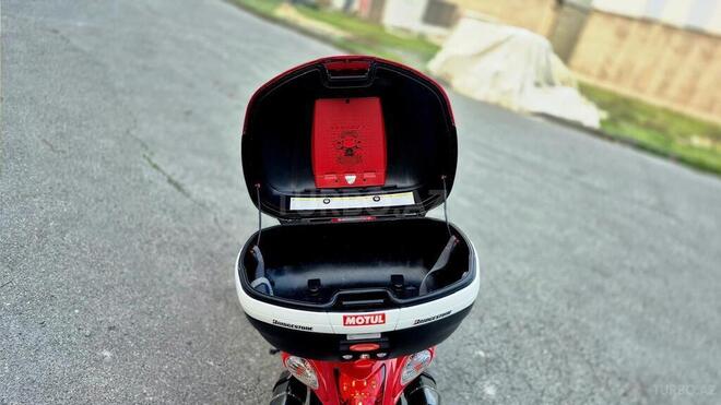 Suzuki GSX 1300 R Hayabusa-14