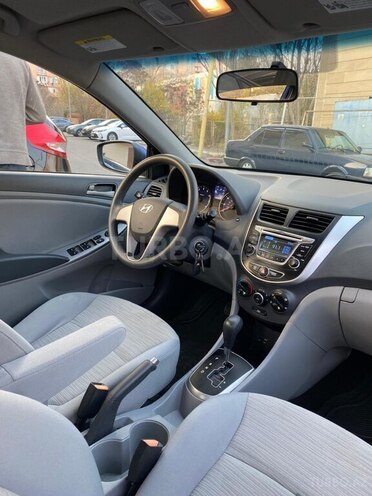 Hyundai Accent 2016, 203,659 km - 1.6 l - Bakı