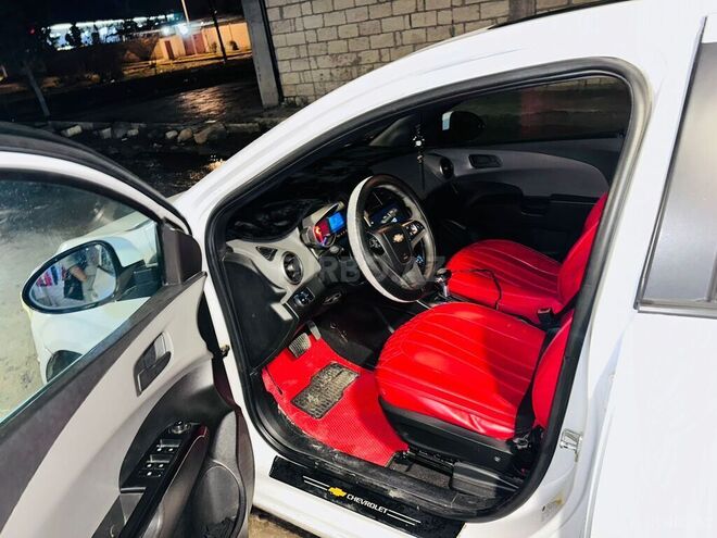 Chevrolet Aveo 2014, 160,000 km - 1.4 l - Salyan