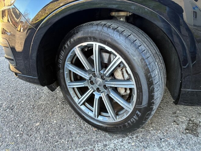 Audi Q7-19