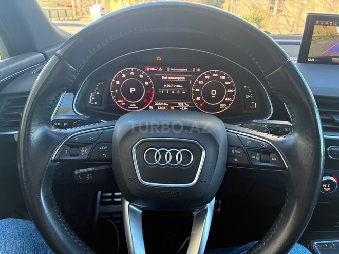 Audi Q7-10