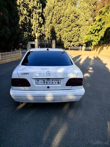 Mercedes E 220 1996, 320,000 km - 2.2 l - Şəmkir