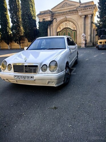 Mercedes E 220 1996, 320,000 km - 2.2 l - Şəmkir