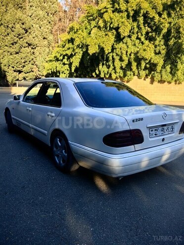 Mercedes E 220 1996, 320,000 km - 2.2 l - Şəmkir