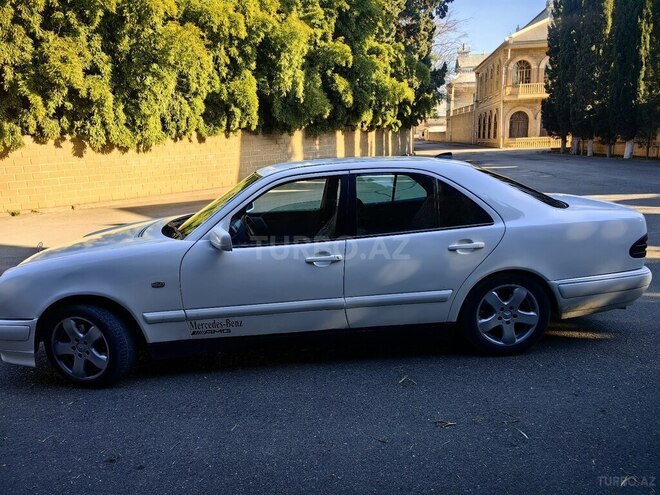Mercedes E 220 1996, 320,000 km - 2.2 l - Şəmkir
