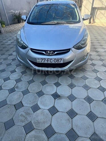 Hyundai Elantra-1