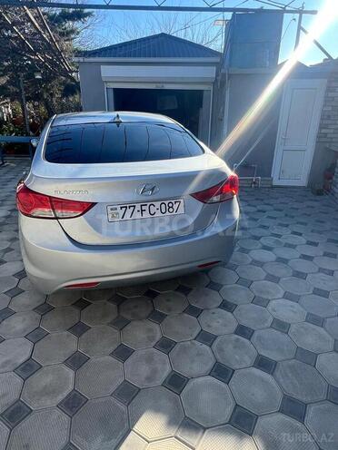 Hyundai Elantra-5