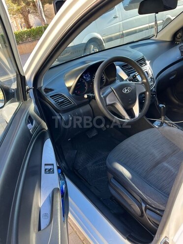 Hyundai Accent 2015, 210,000 km - 1.4 l - Bakı
