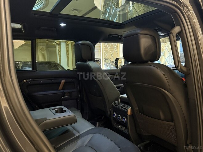 Land Rover Defender-13