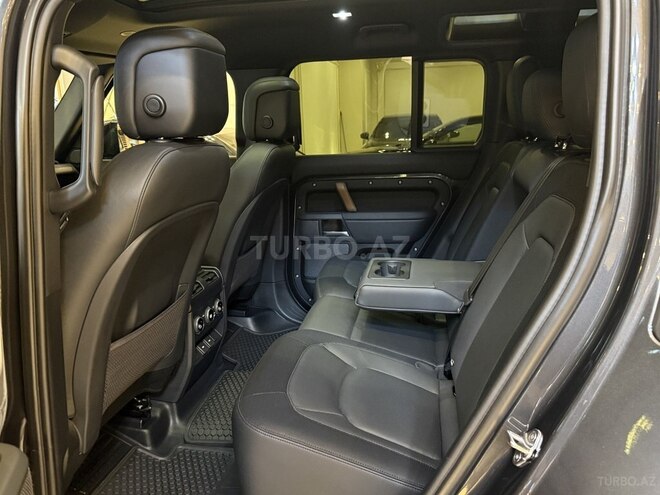 Land Rover Defender-12
