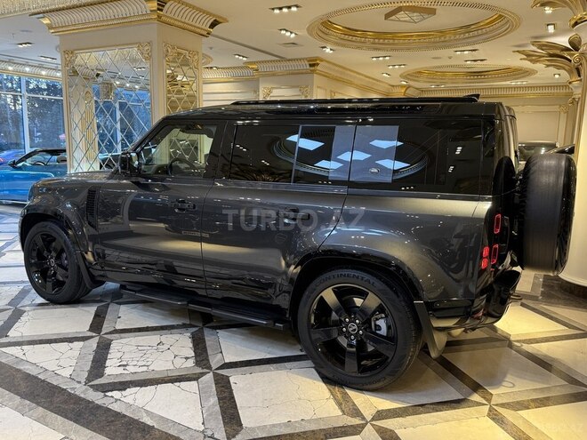 Land Rover Defender-6