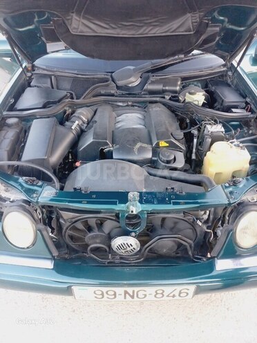 Mercedes E 240 1999, 318,486 km - 2.4 l - Bakı