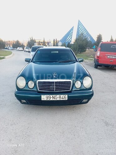 Mercedes E 240 1999, 318,486 km - 2.4 l - Bakı